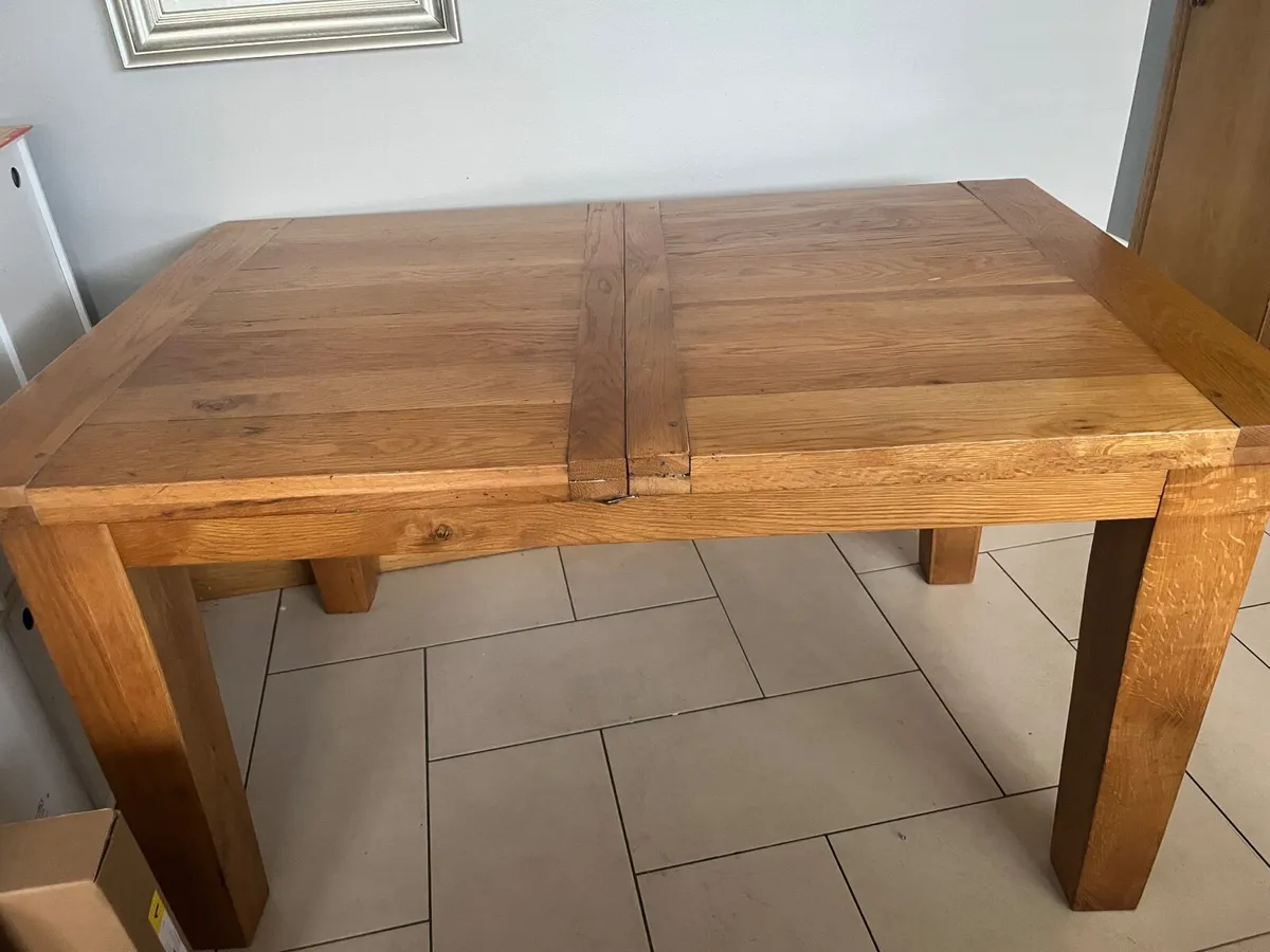 Kitchen table - Image 1