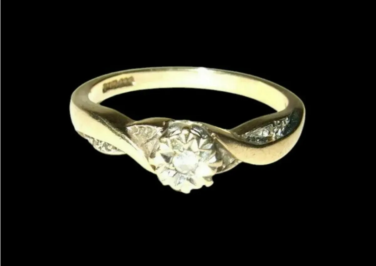 Vintage Hallmarked Diamond 9ct Gold Ring - Image 1