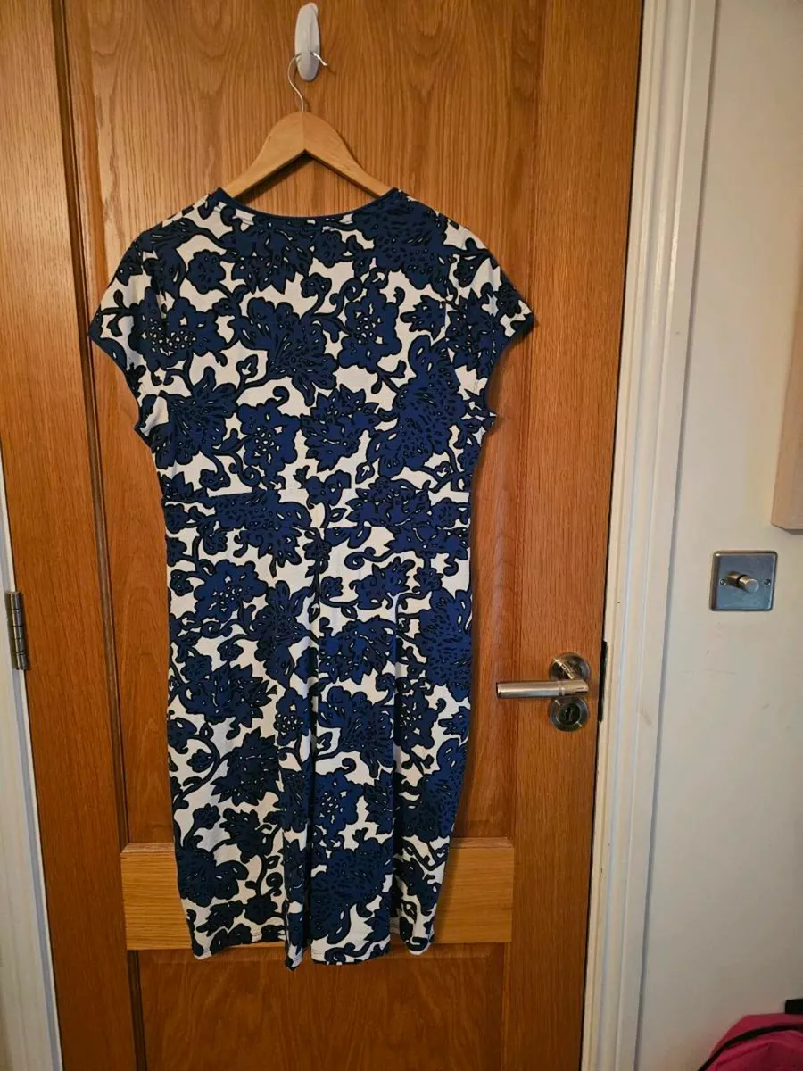 Boden Quality print Dress 

Size 16 - Image 4