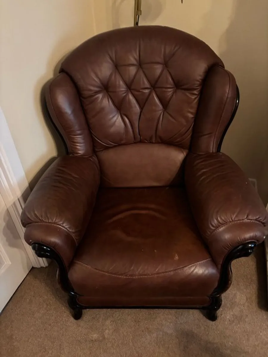 3 Piece Suite - Image 4