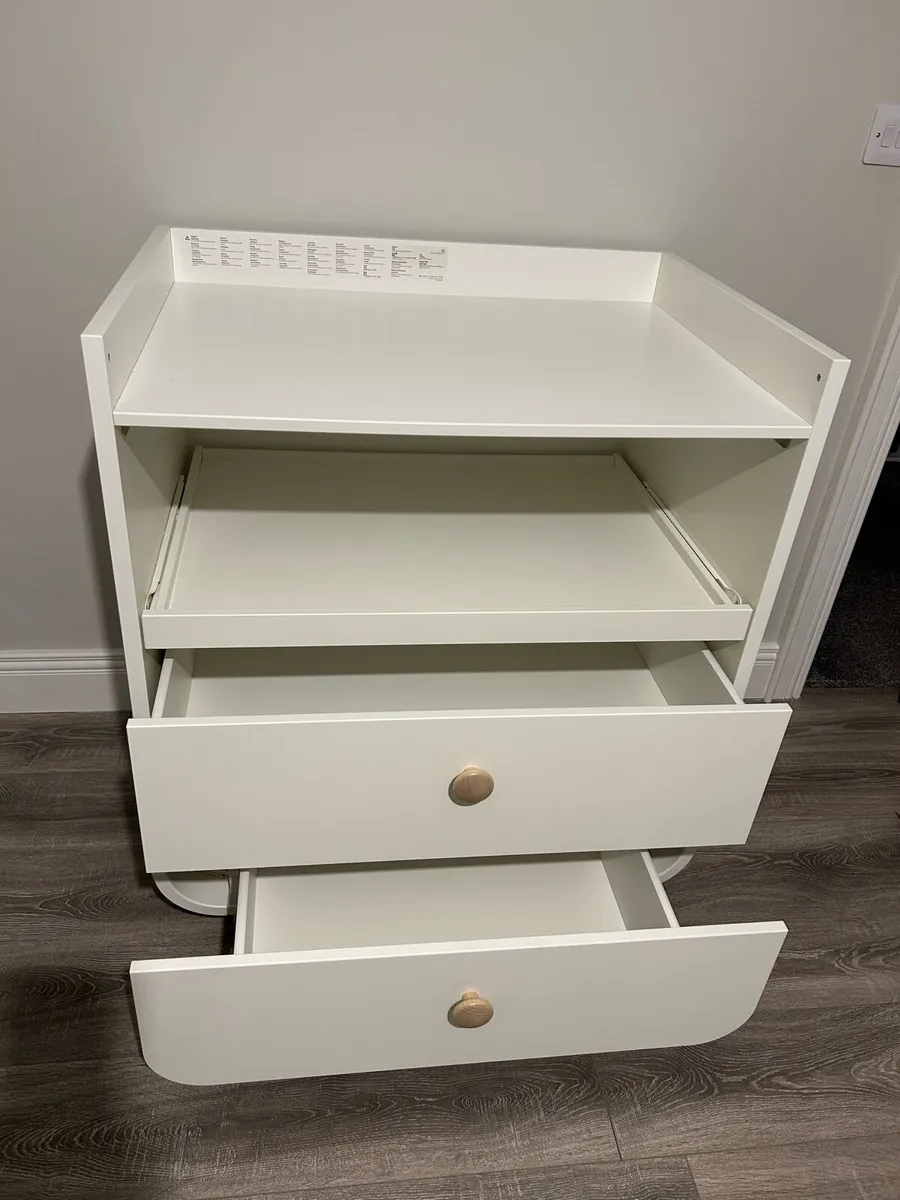 IKEA changing table with drawers - Image 3