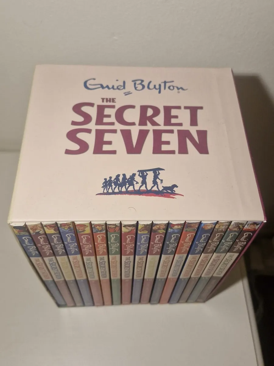 Set of books - Image 1