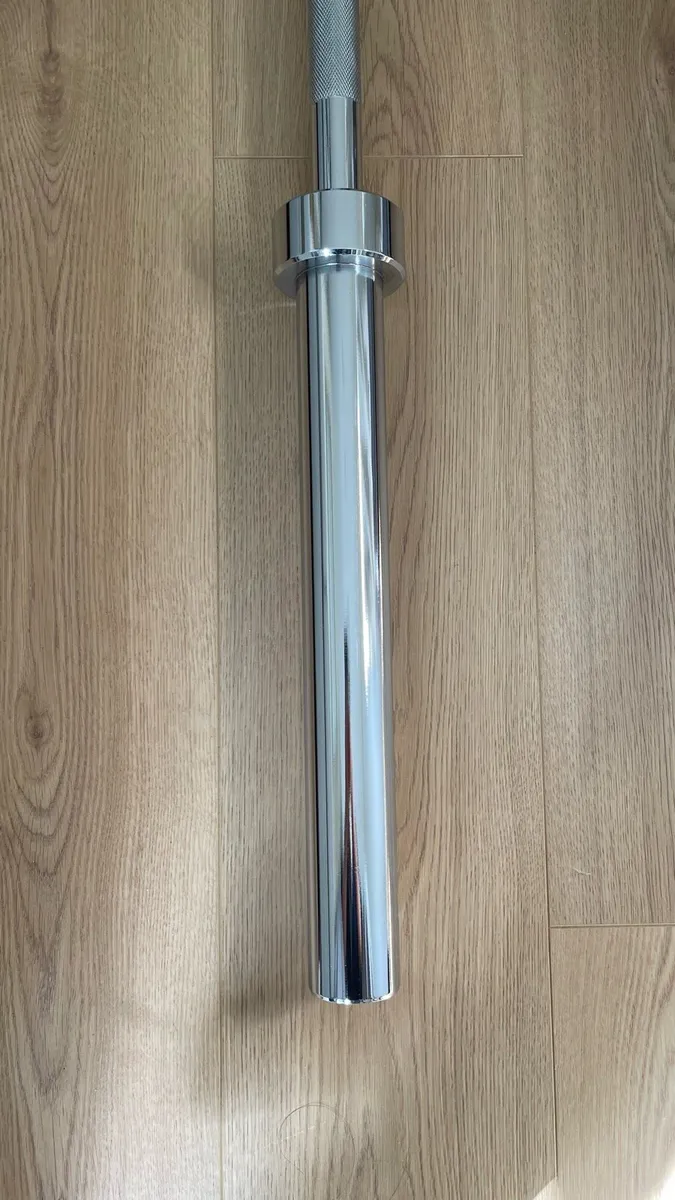Brand new 7 foot Olympic Bar with clips - Image 2