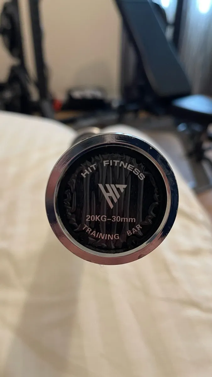 Brand new 7 foot Olympic Bar with clips - Image 4