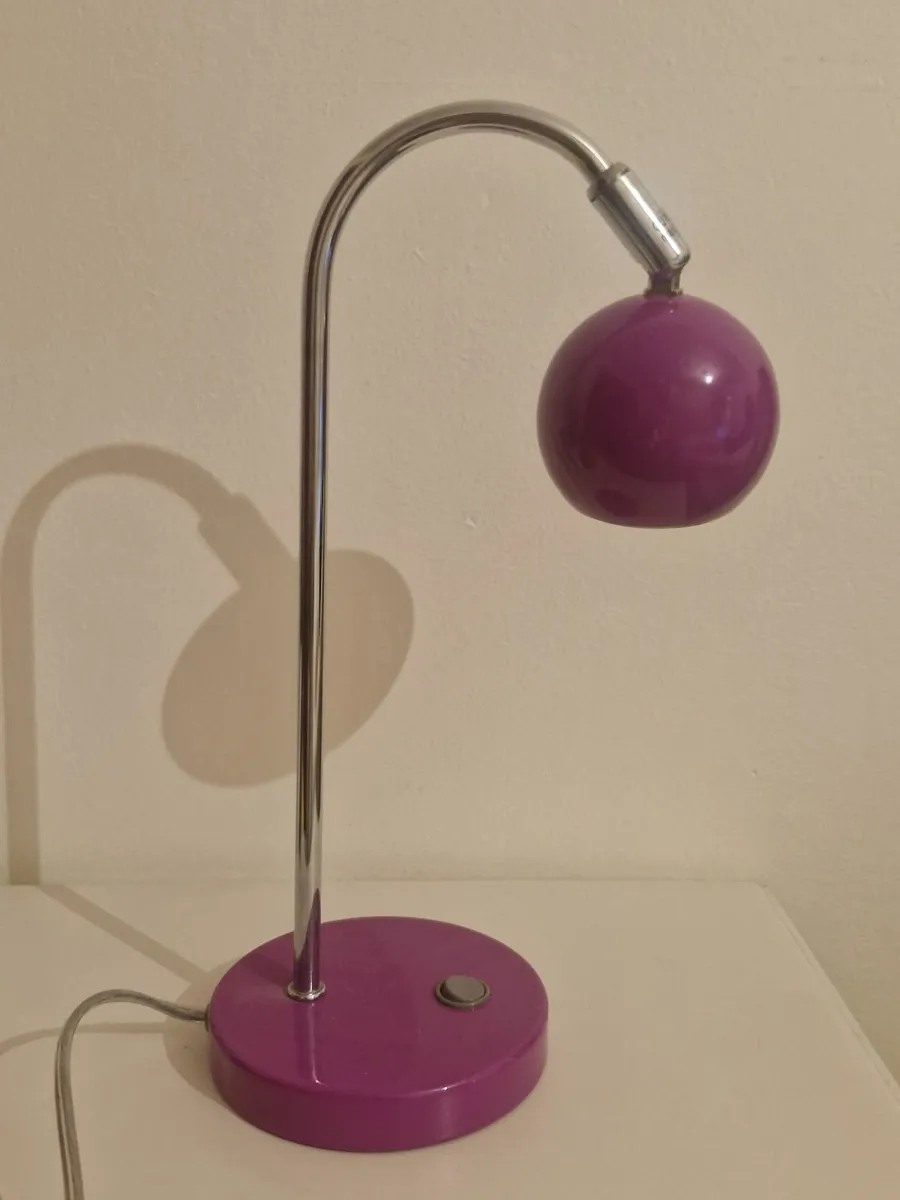 Purple lamp - Image 1