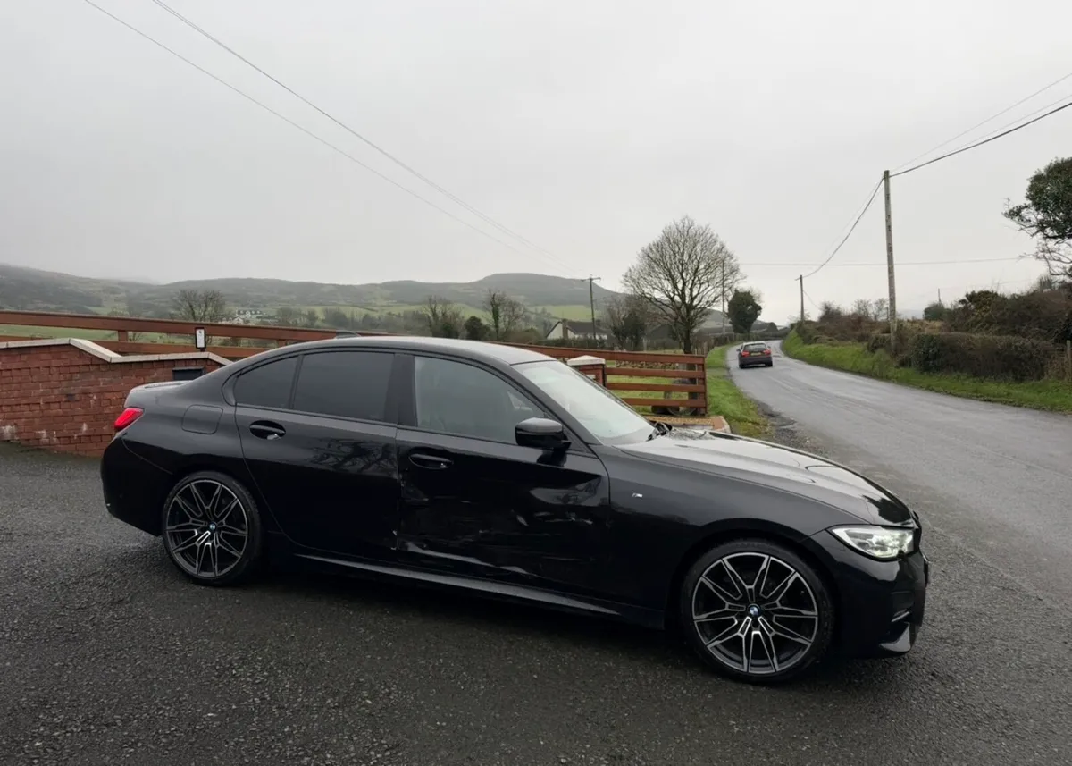 2019 bmw 318d - Image 3