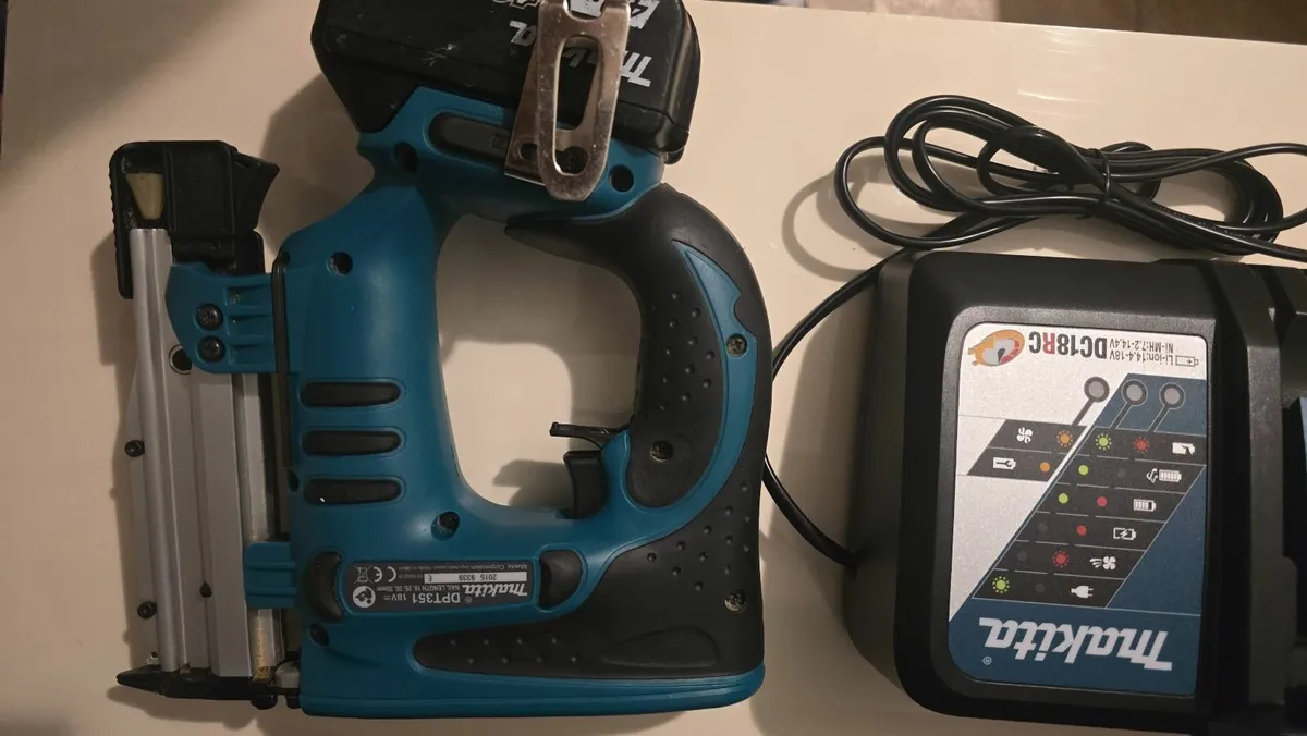 Makita DPT351 18V LXT 23 Gauge Pin Nailer - Image 2