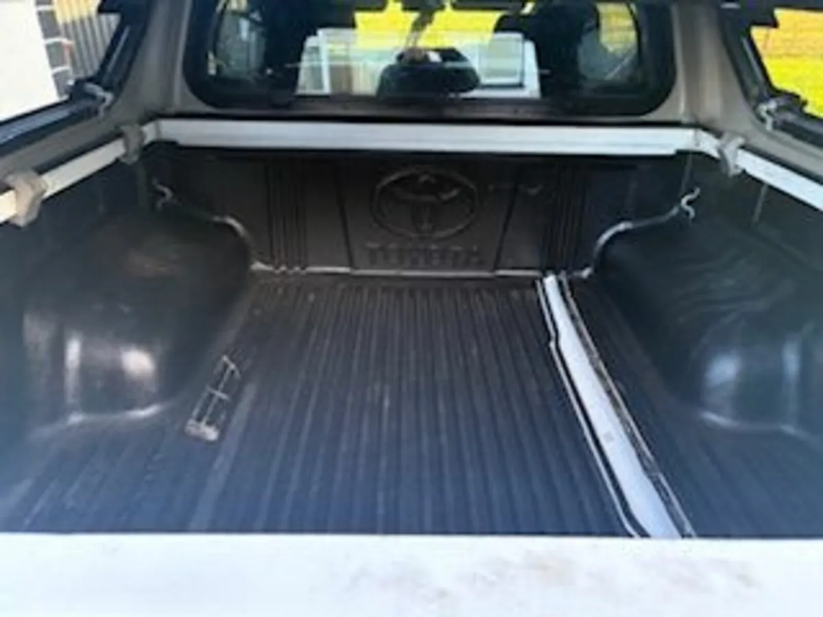 Hilux Canopy - Image 4
