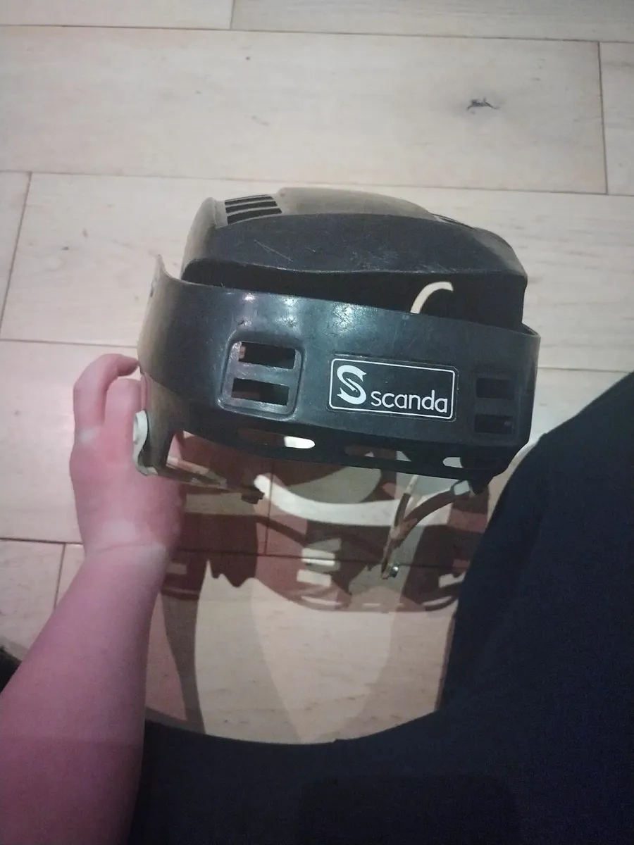 hurling helmet - Image 2