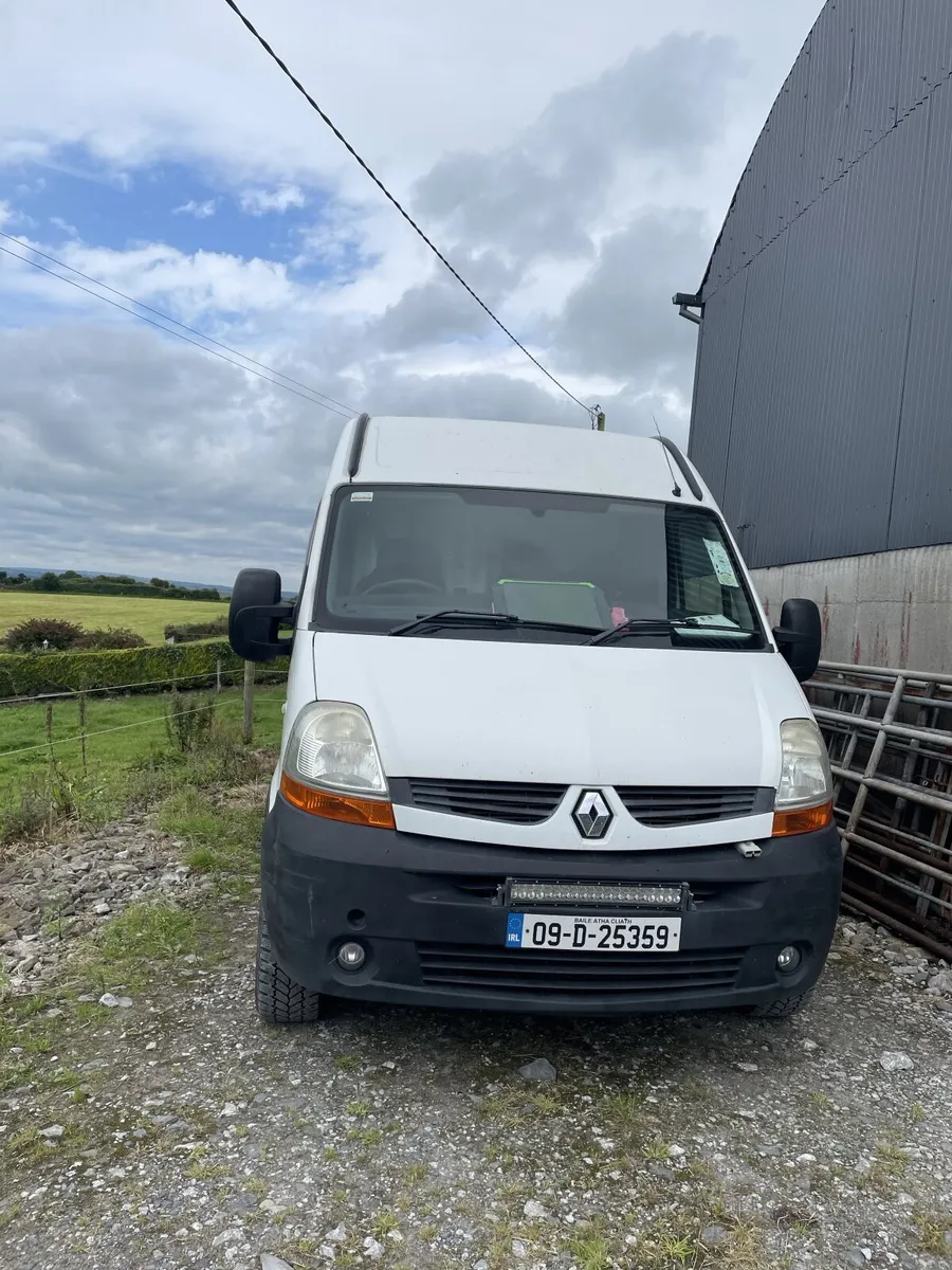 Renault Master Campervan - Image 1