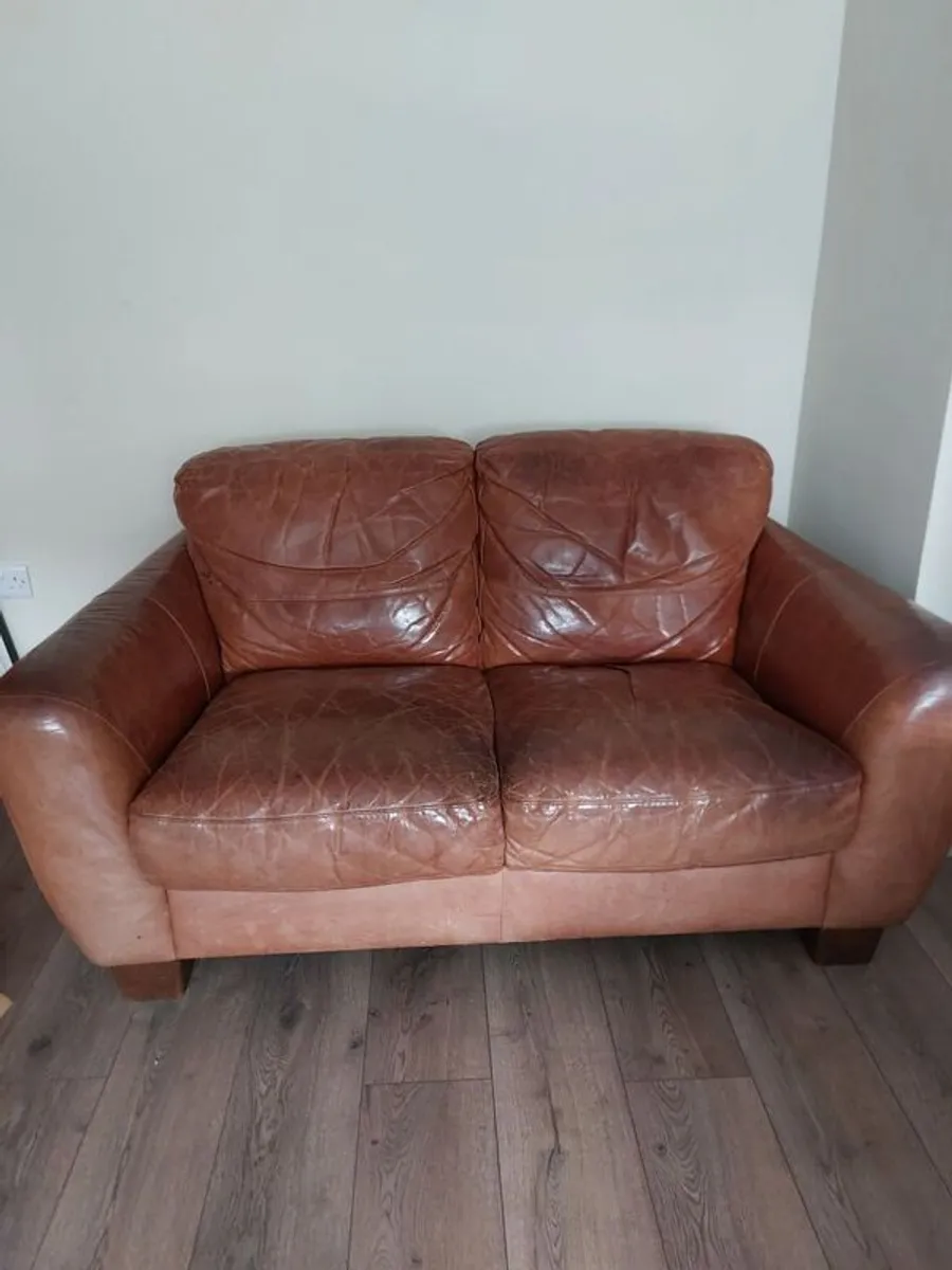 2 seater brown leather sofa. Approx 150cm width, approx 90cm breadth/ from back to front - Image 4