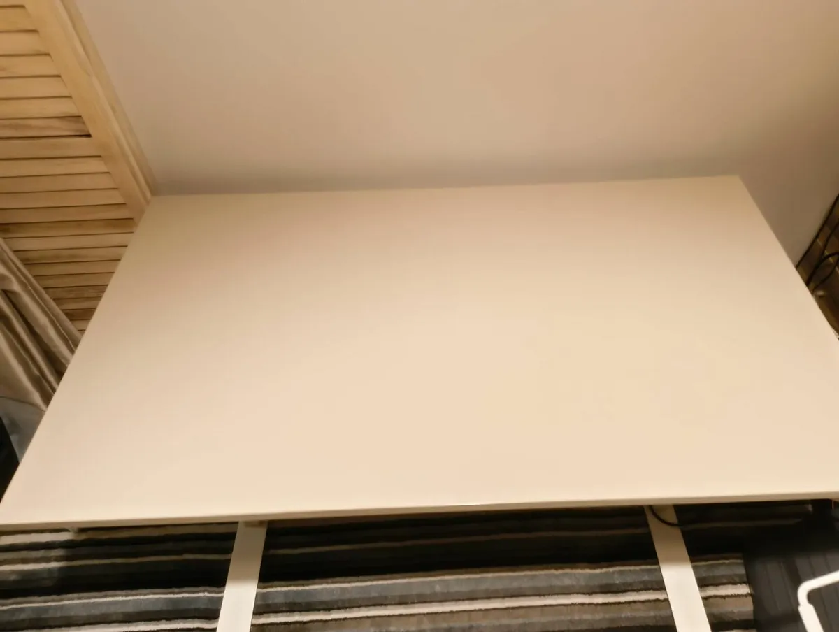 Standing desk - Image 1