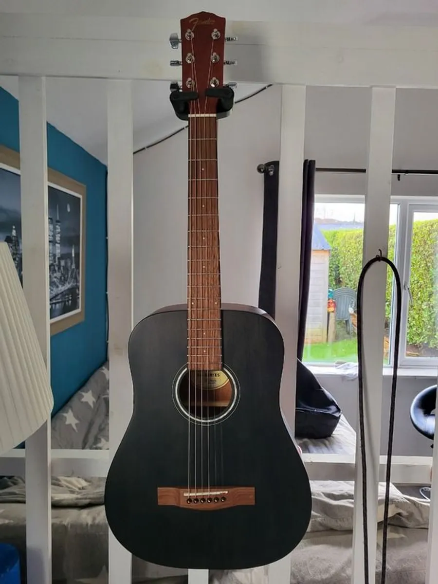 Acoustic guitar 3/4 - Image 1