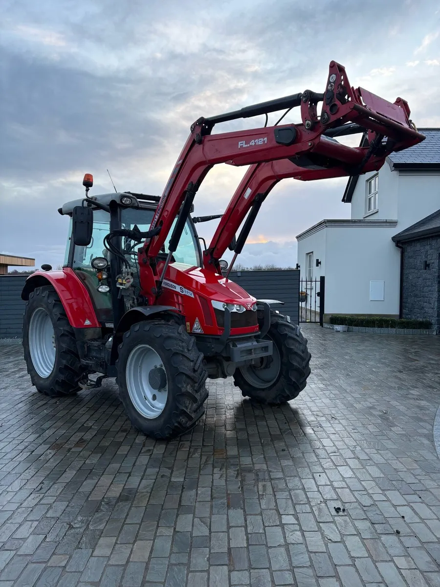 2020 Massey Ferguson 5712S - Image 2