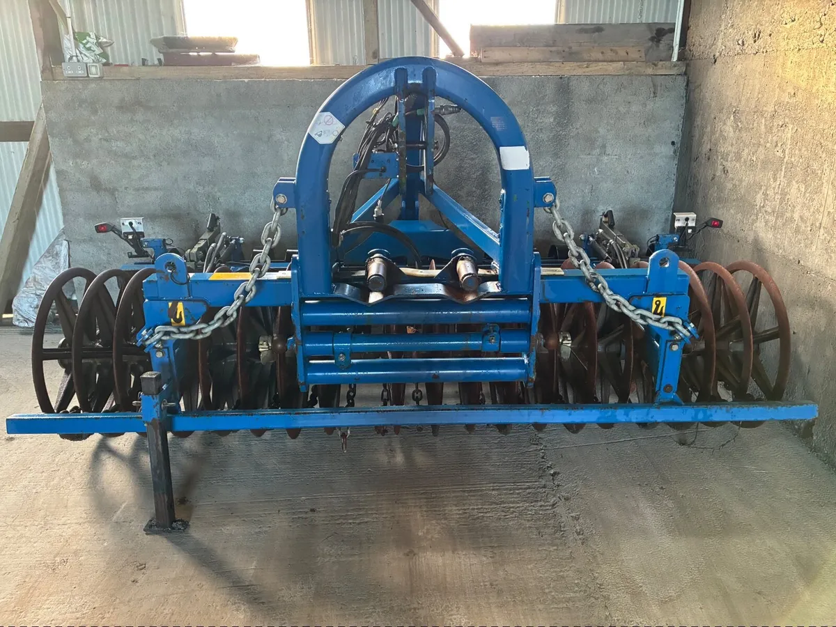 Pottinger Corn Drill - Image 4