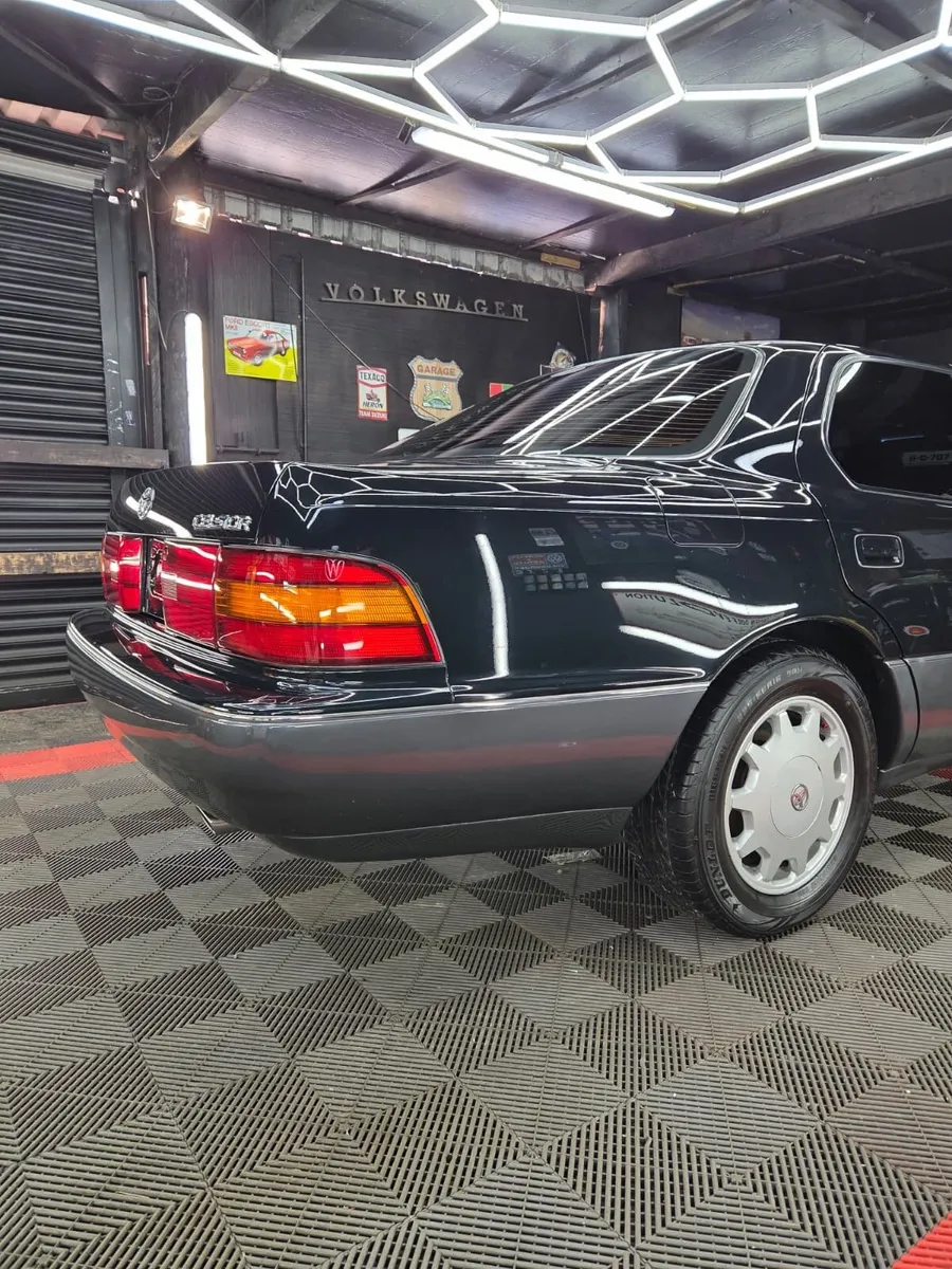 Toyota Celsior 1993 - Image 2