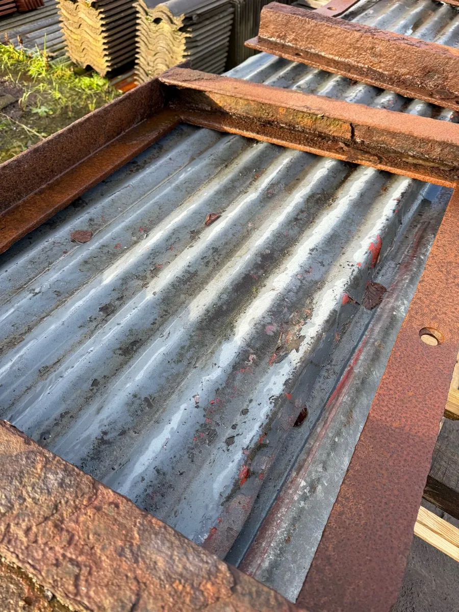 Used corrugated zinc cladding. - Image 2