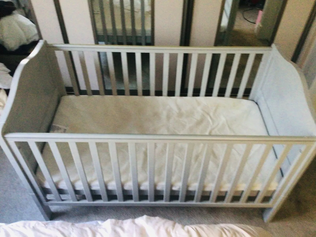 Nested Baby Cot - Image 1