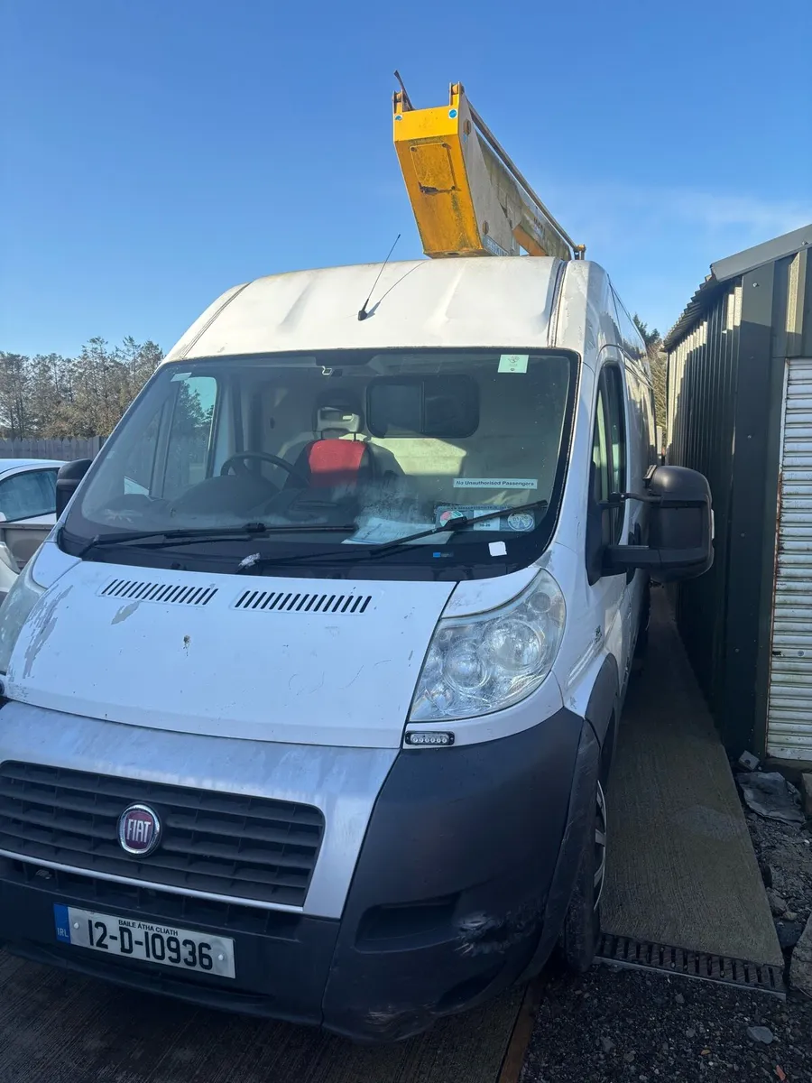 Cherry picker - Image 2