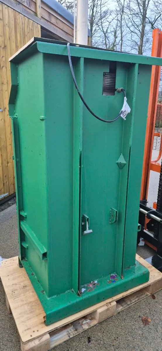 Cardboard baler compactor - Image 2
