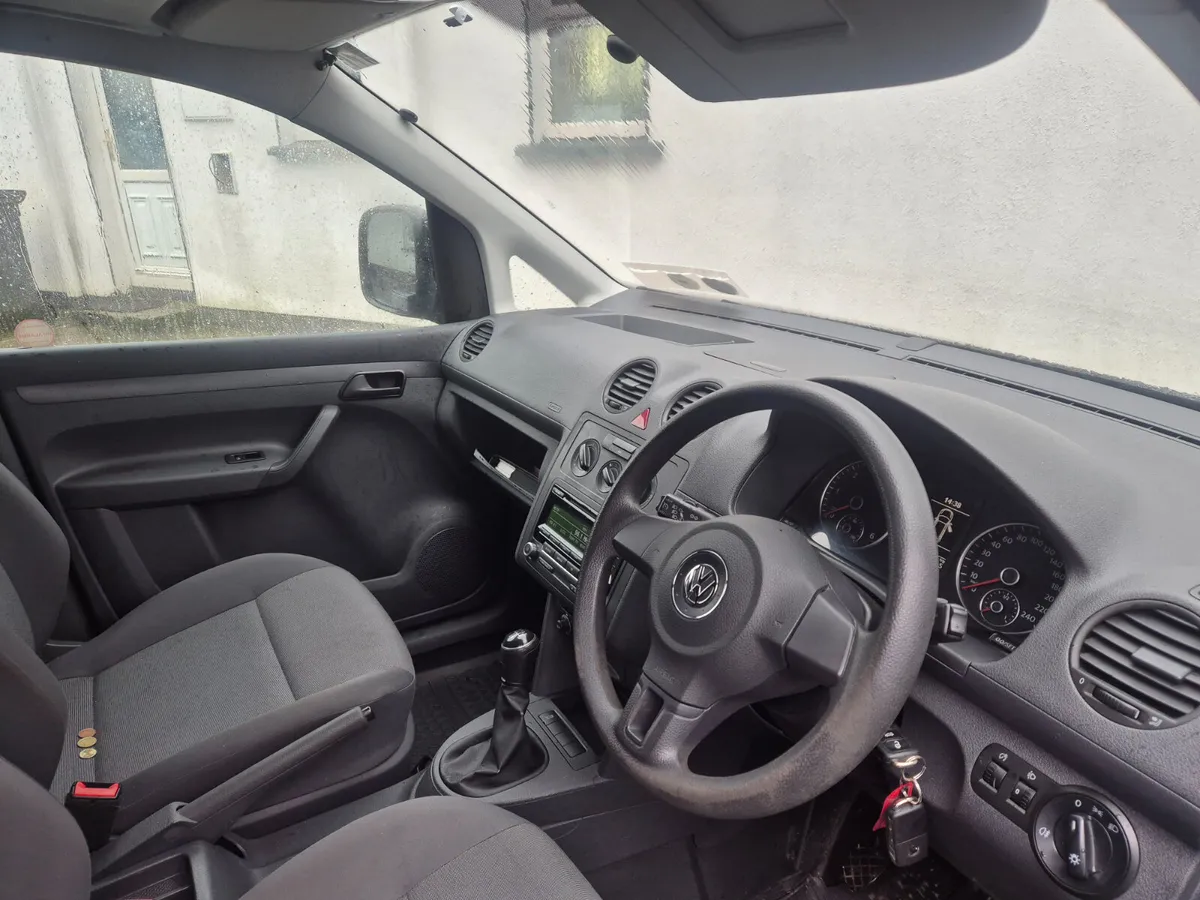 Volkswagen Caddy Maxi 2015 - Image 4