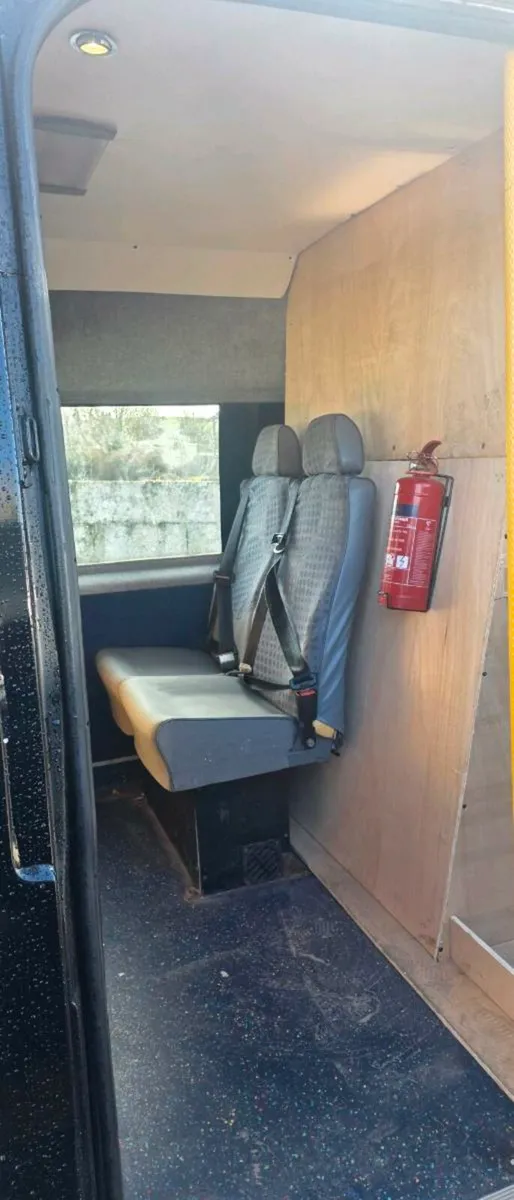 Ford Transit 2009 - Image 2