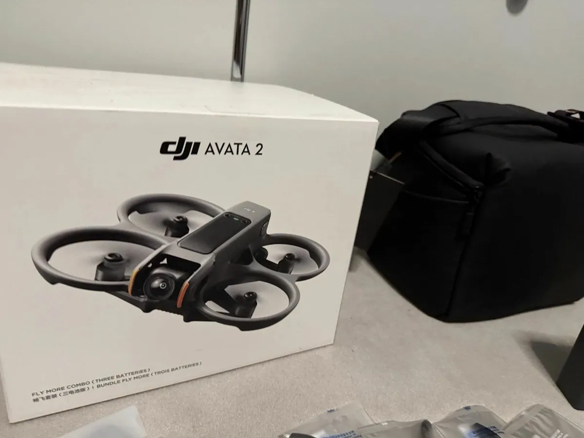 DJI Avata 2 Fly More Combo, Like New!! - Image 4
