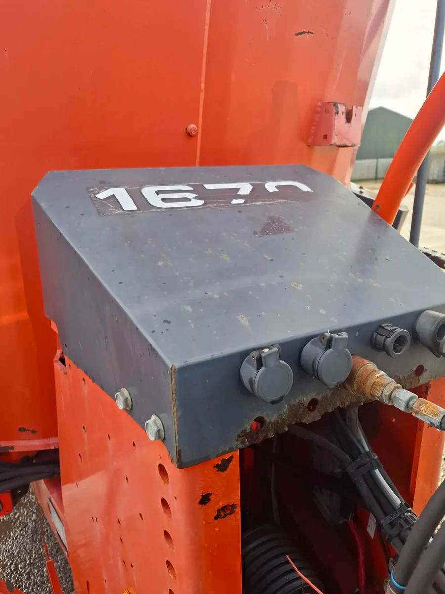 Kuhn diet feeder - Image 2