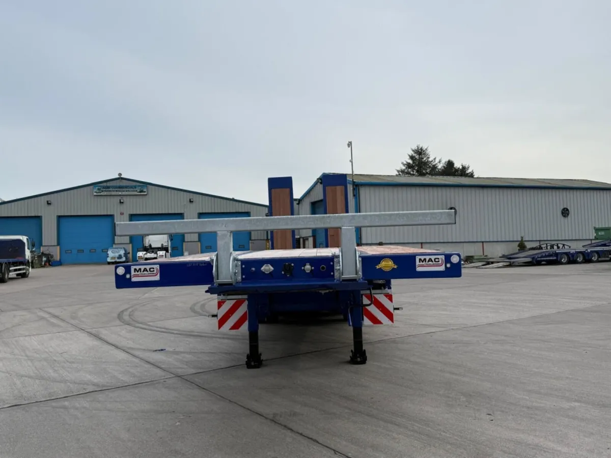 2026 MAC 2026 MAC 3 AXLE 45FT LOWLOADER - Image 2