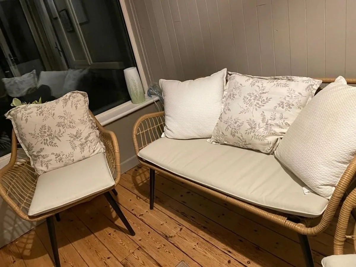 Conservatory/Sunroom Sofa and chairs - Image 1