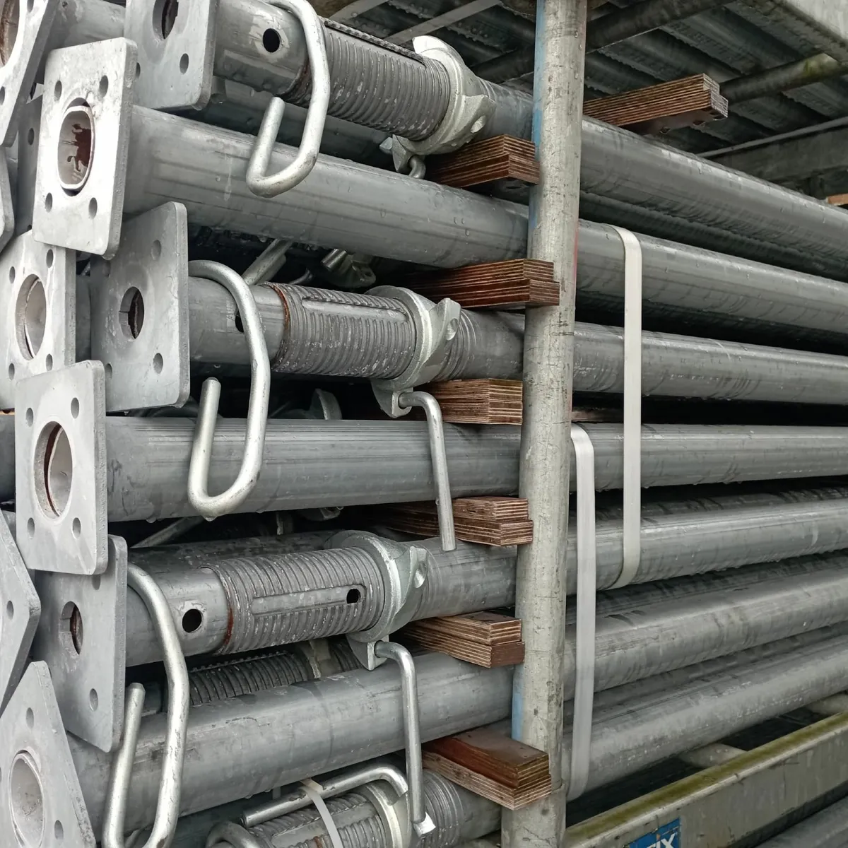 Props AEP  30 /350 - Image 2