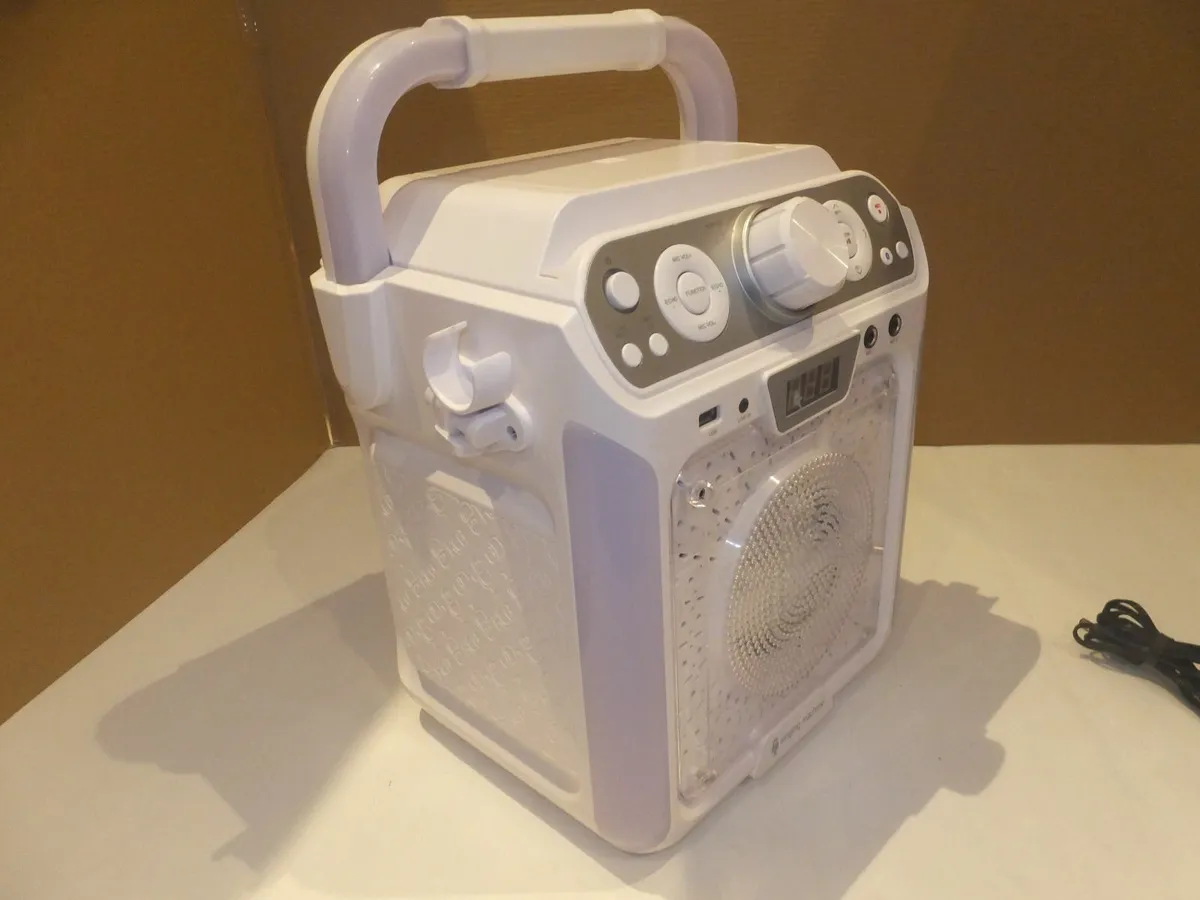 Bluetooth, USB, CD player - Image 3