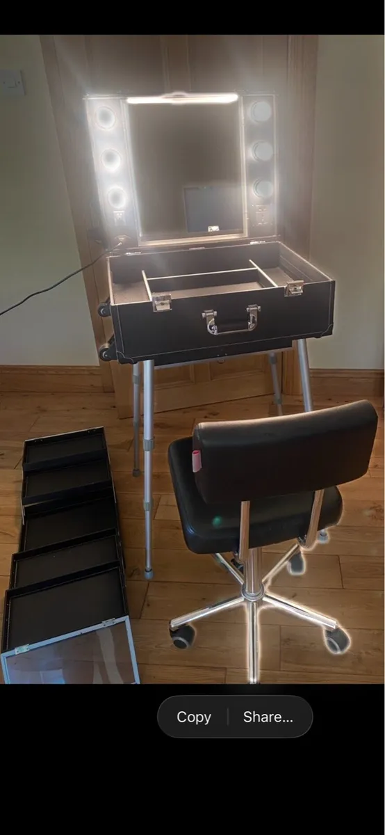 Pro Hairdressing/MUA Case/Work station - Image 1