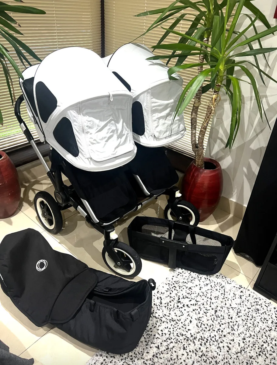 Bugaboo donkey duo in swords