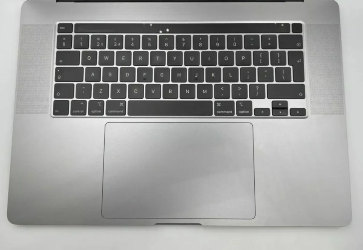 2019 Apple Macbook Pro (A2141) 16" Screen FOR PART - Image 2