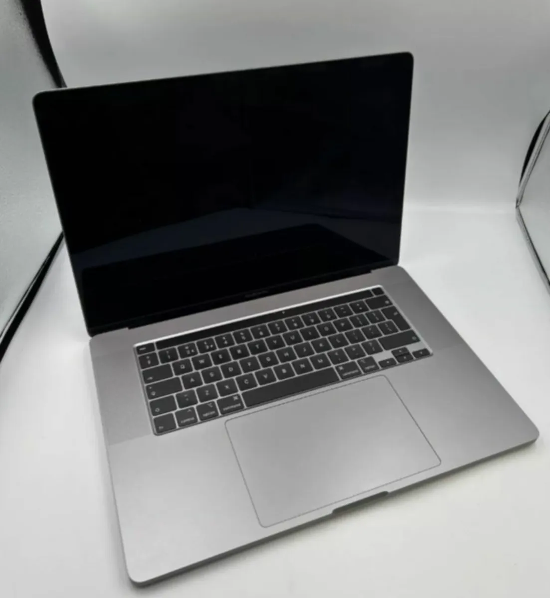2019 Apple Macbook Pro (A2141) 16" Screen FOR PART - Image 1