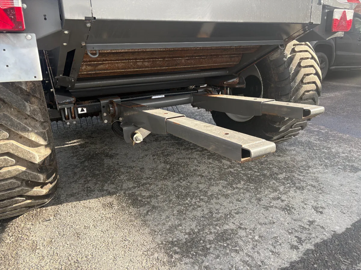 Massey Ferguson RB3130 Round Baler - Image 4