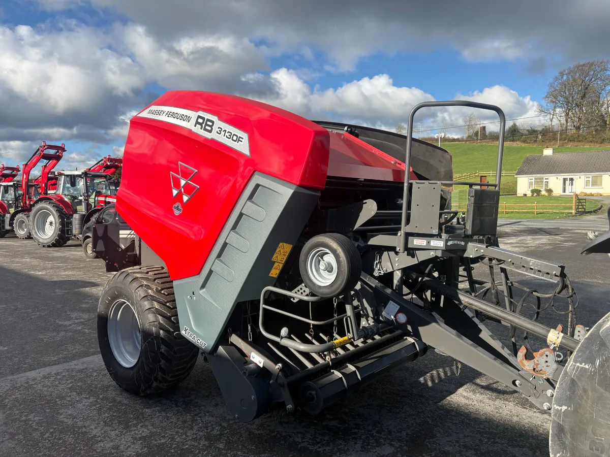 Massey Ferguson RB3130 Round Baler **8600 BALES** - Image 1