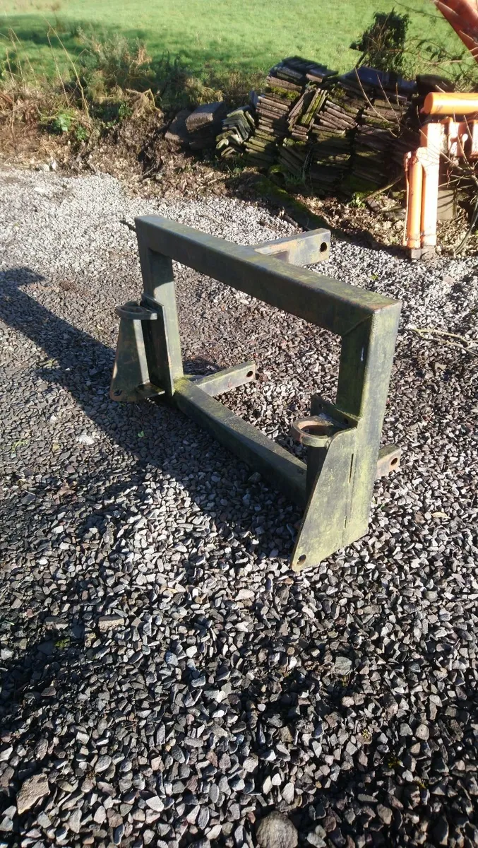 MATBRO PIN CONE ADAPTER FOR TRACTOR BUCKRAKE - Image 1