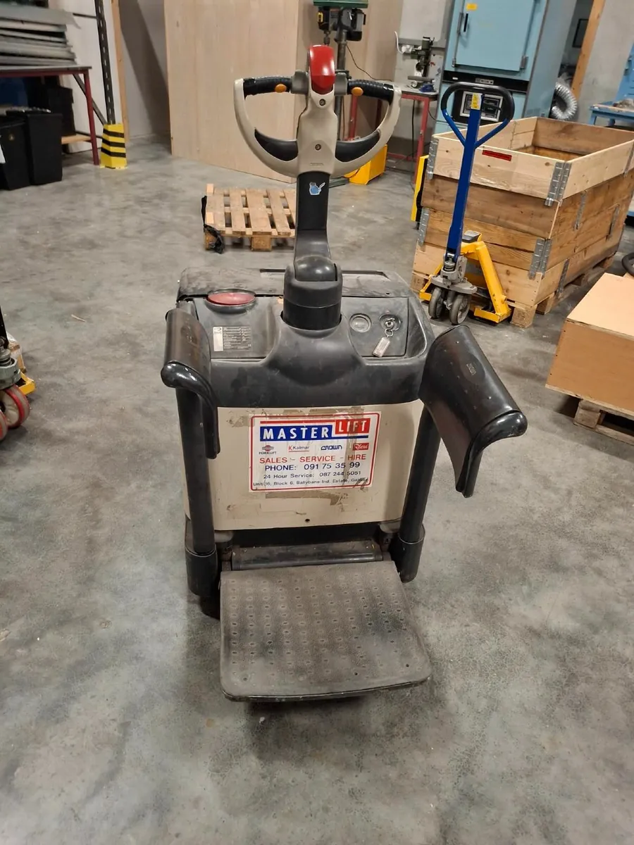 Crown Electric Pallet Truck - Image 3