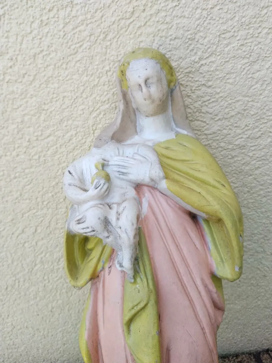 Antique Madonna and child chalk Statue - Image 2