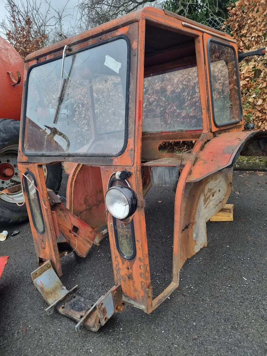 Tractor cab - Image 2
