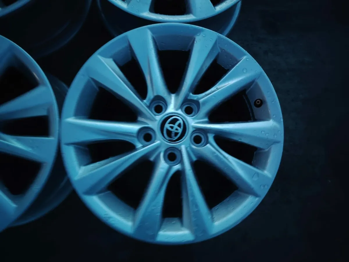 Toyota alloy wheels - Image 3