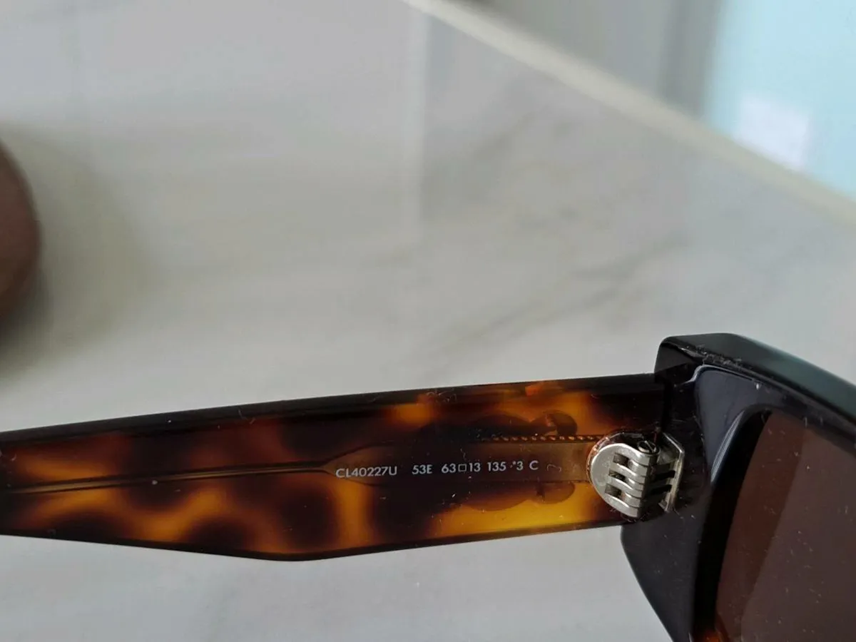 CELINE Authentic Triomphe Sunglasses - CL40227U 01 - Image 4