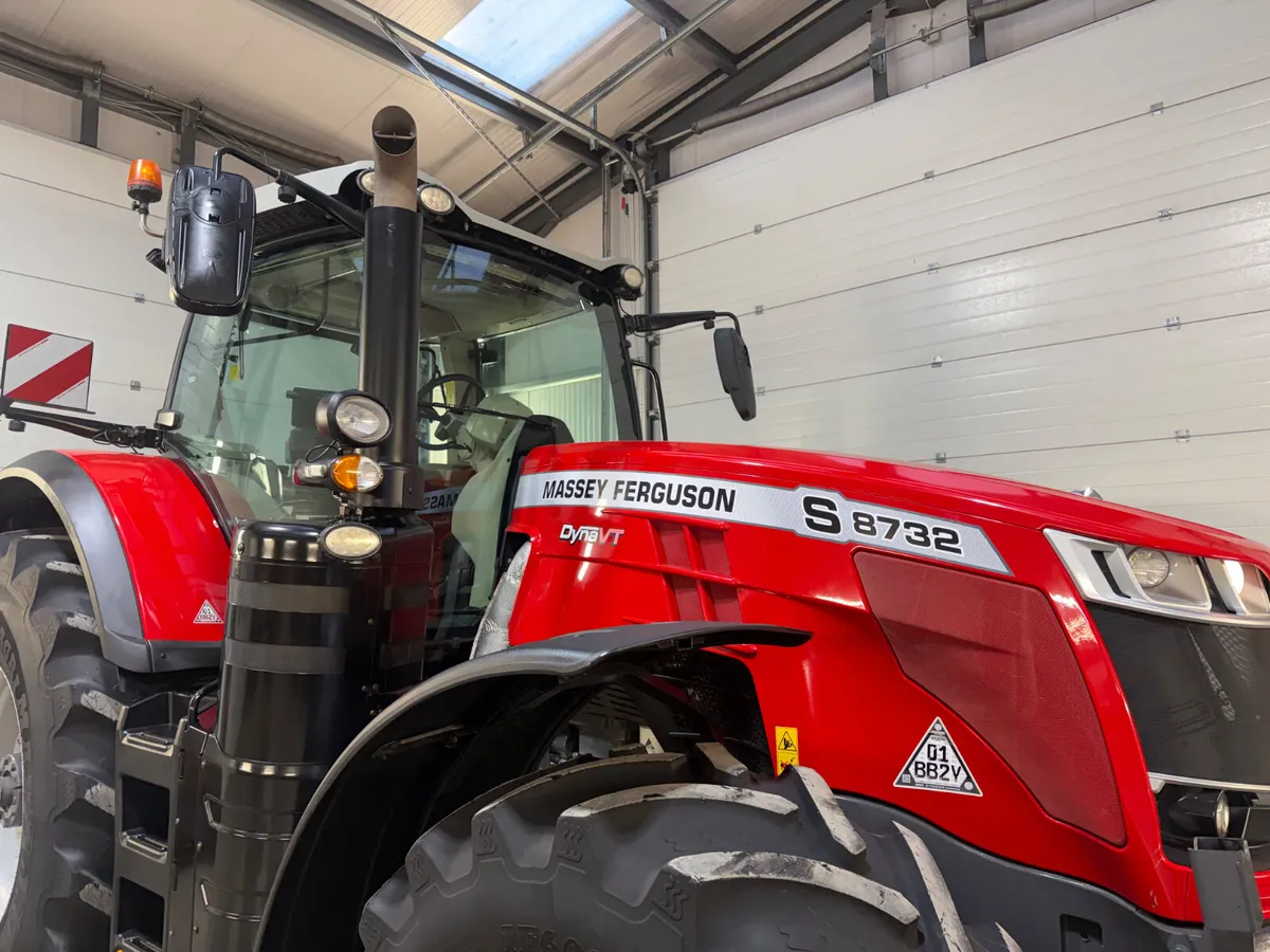 2021 Massey Ferguson 8732S Dyna-VT - Image 4
