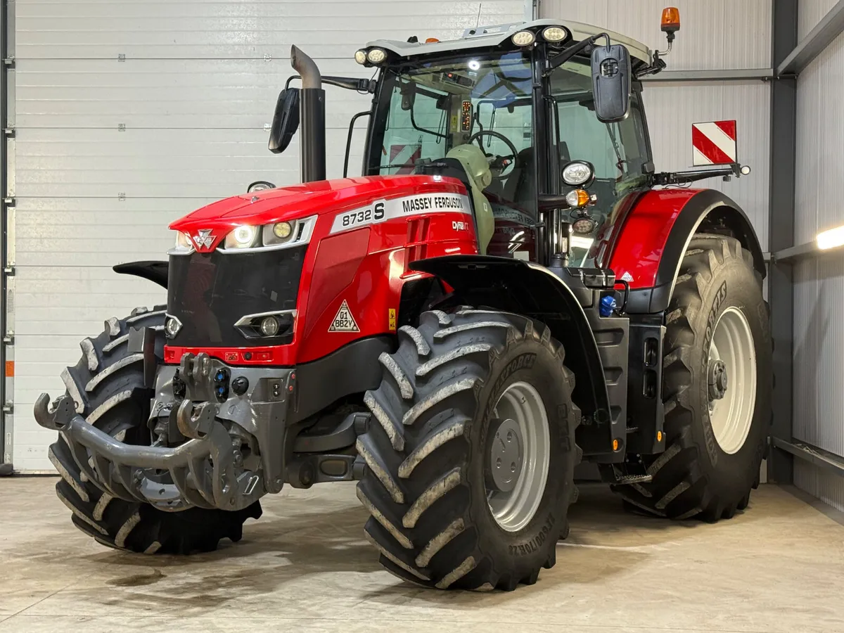 2021 Massey Ferguson 8732S Dyna-VT - Image 2