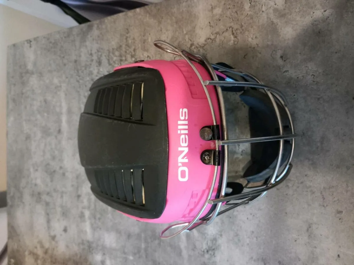 O Neil's medium size hurling helmet. - Image 3