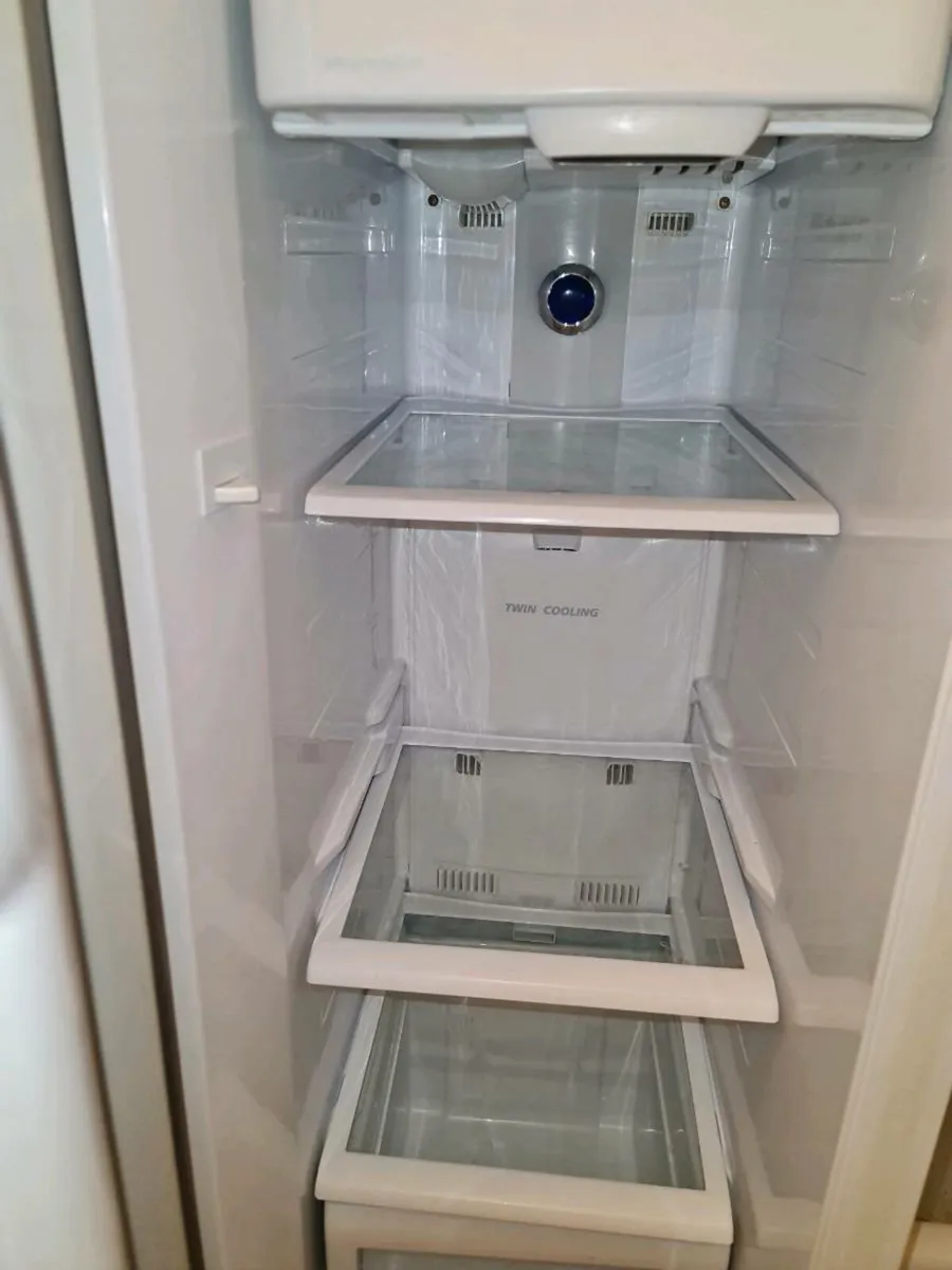 Samsung american fridge freezer - Image 2