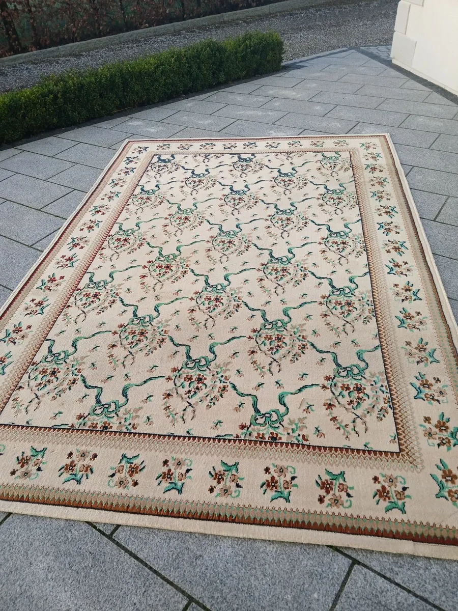 Large Rugs - Image 1
