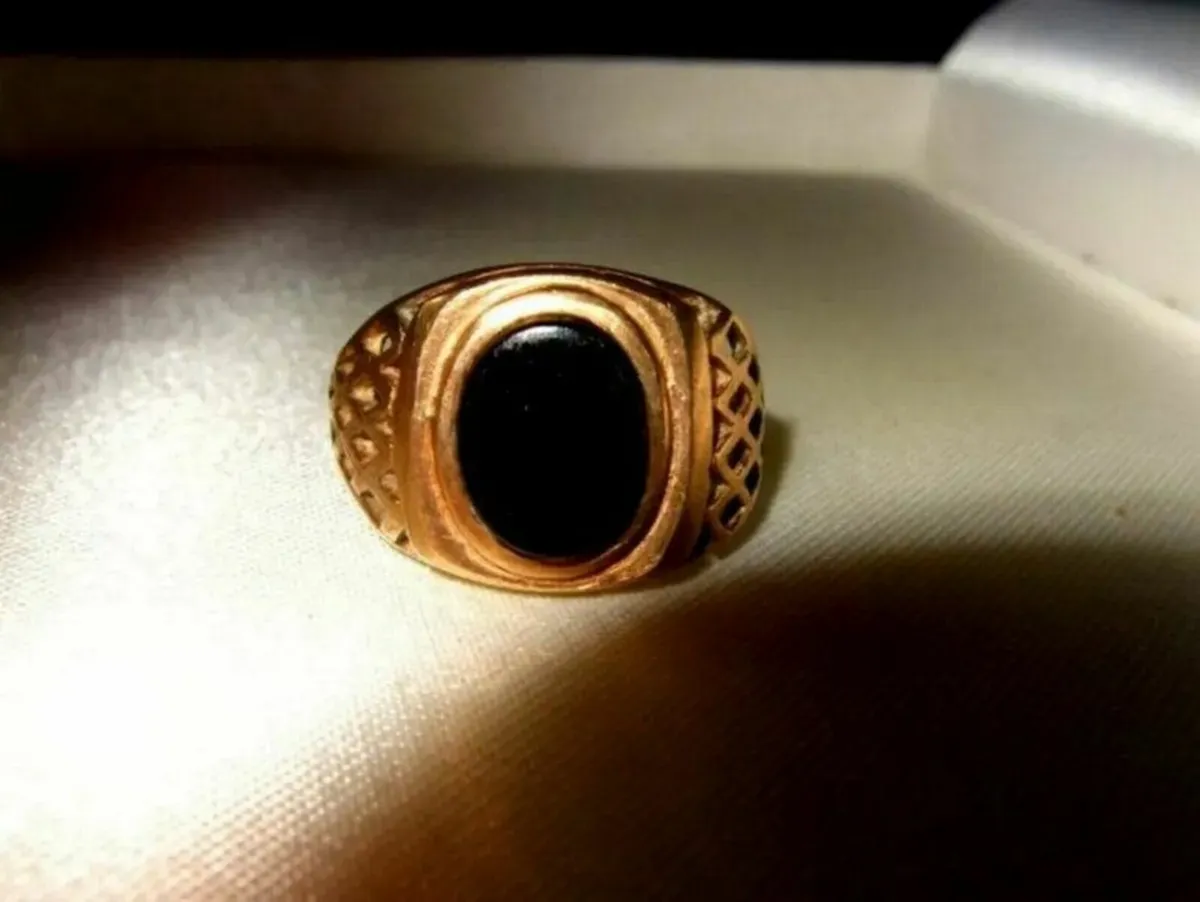 Vintage Gentlemans Signet Ring - Image 4